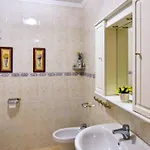 Comodo Y Coqueto Con Jardin En Holiday home *