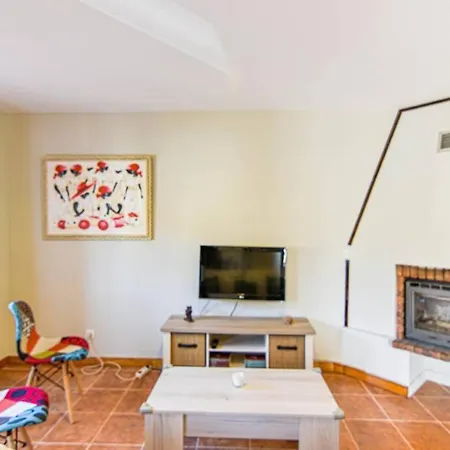 Comodo Y Coqueto Con Jardin En *