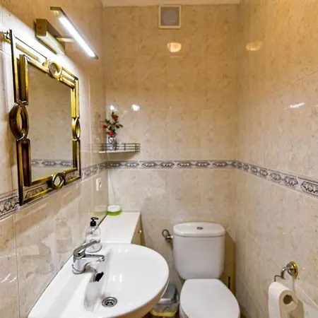 Comodo Y Coqueto Con Jardin En * Argoños