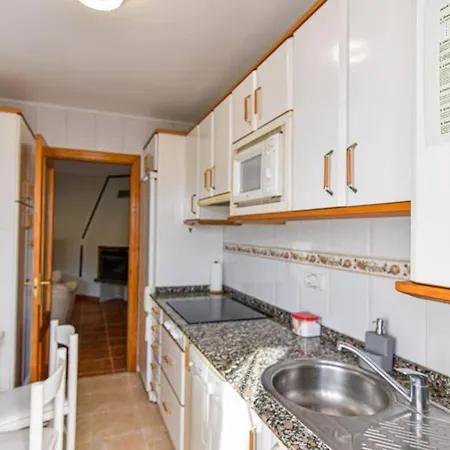 Comodo Y Coqueto Con Jardin En בית נופש Argoños