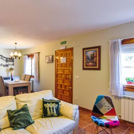 Holiday home Nuevo - Comodo Y Coqueto Con Jardin En Argonos
