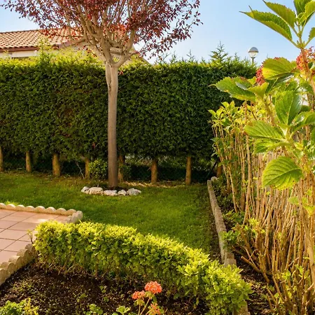 Comodo Y Coqueto Con Jardin En *