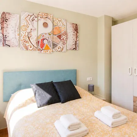 Comodo Y Coqueto Con Jardin En *
