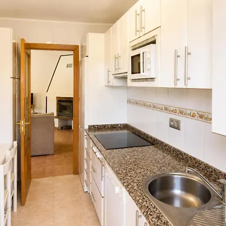 Comodo Y Coqueto Con Jardin En * Argoños