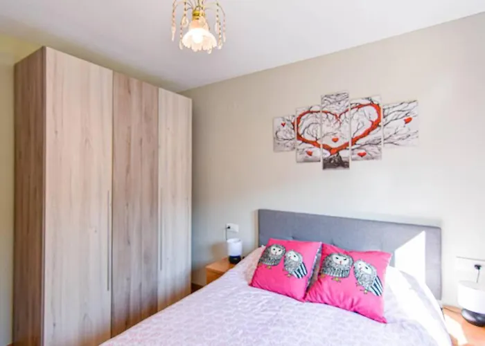 Comodo Y Coqueto Con Jardin En 펜션 *