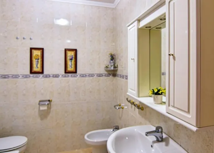 Comodo Y Coqueto Con Jardin En 펜션 *