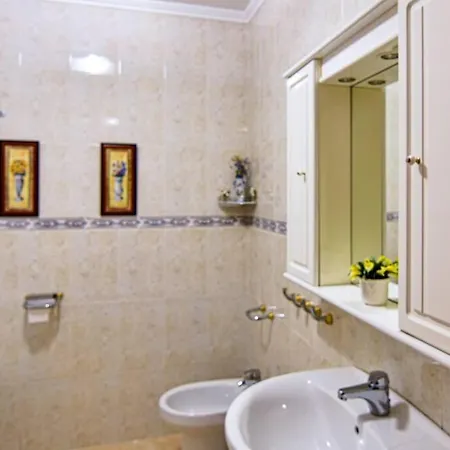 Comodo Y Coqueto Con Jardin En 펜션 *